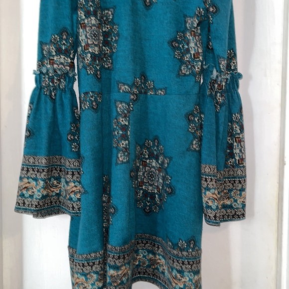 Dress - Picture 6 of 6